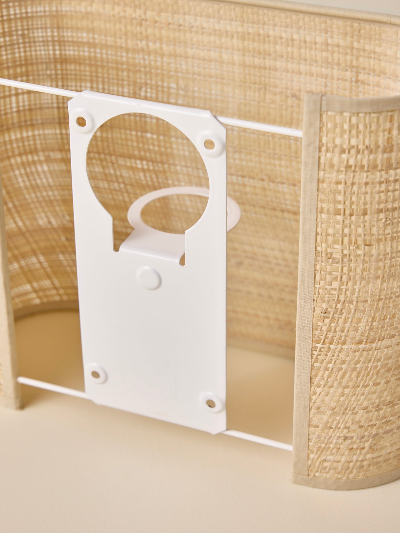 Wandleuchte aus Raphia