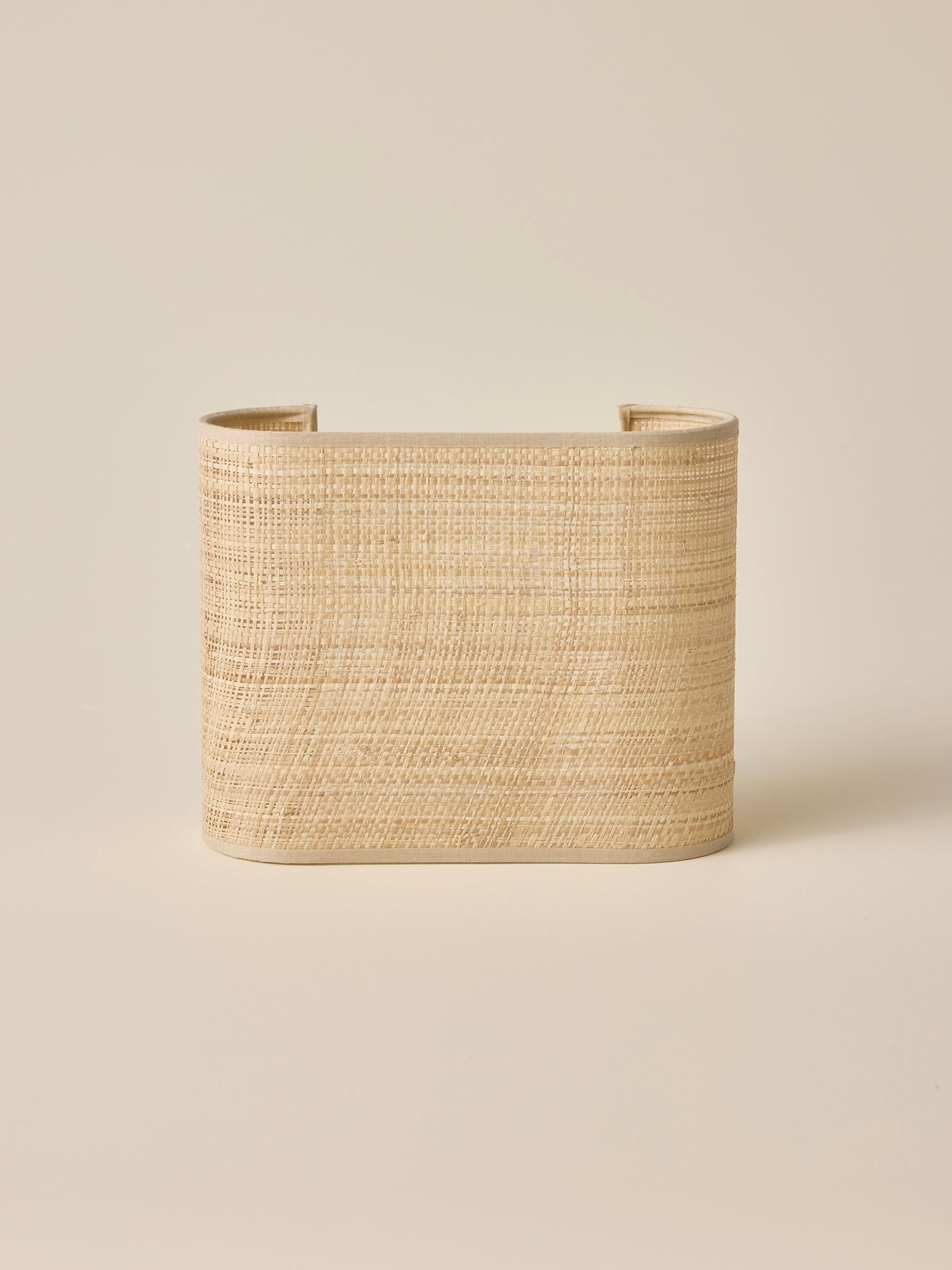 Wandleuchte aus Raphia