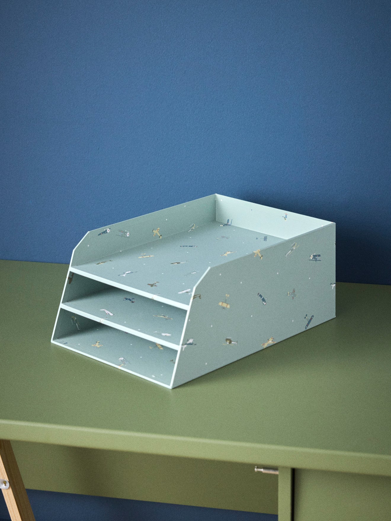 Briefkorb aus bedrucktem Papier