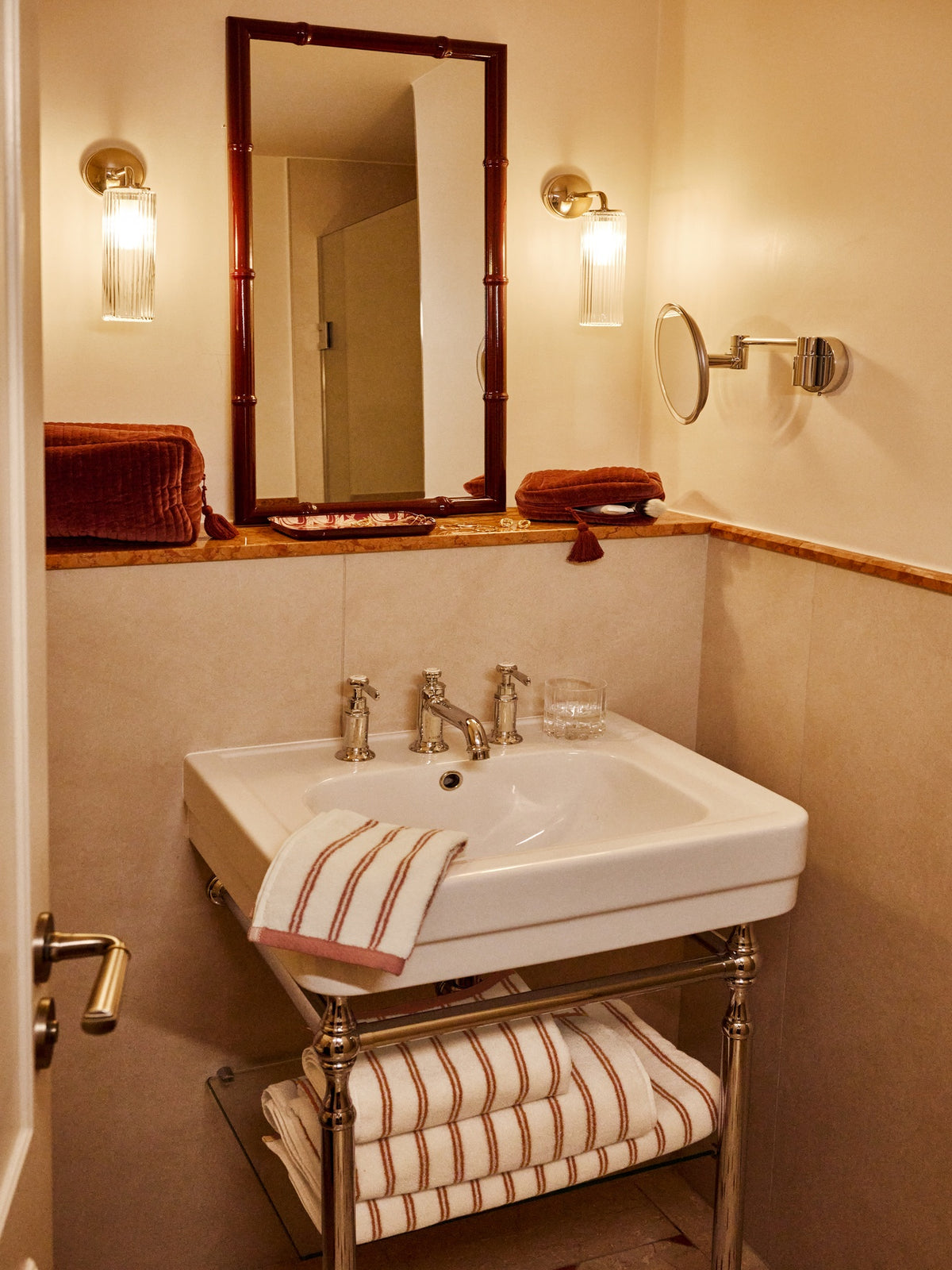 Miroir en bois façon tiges de bambou