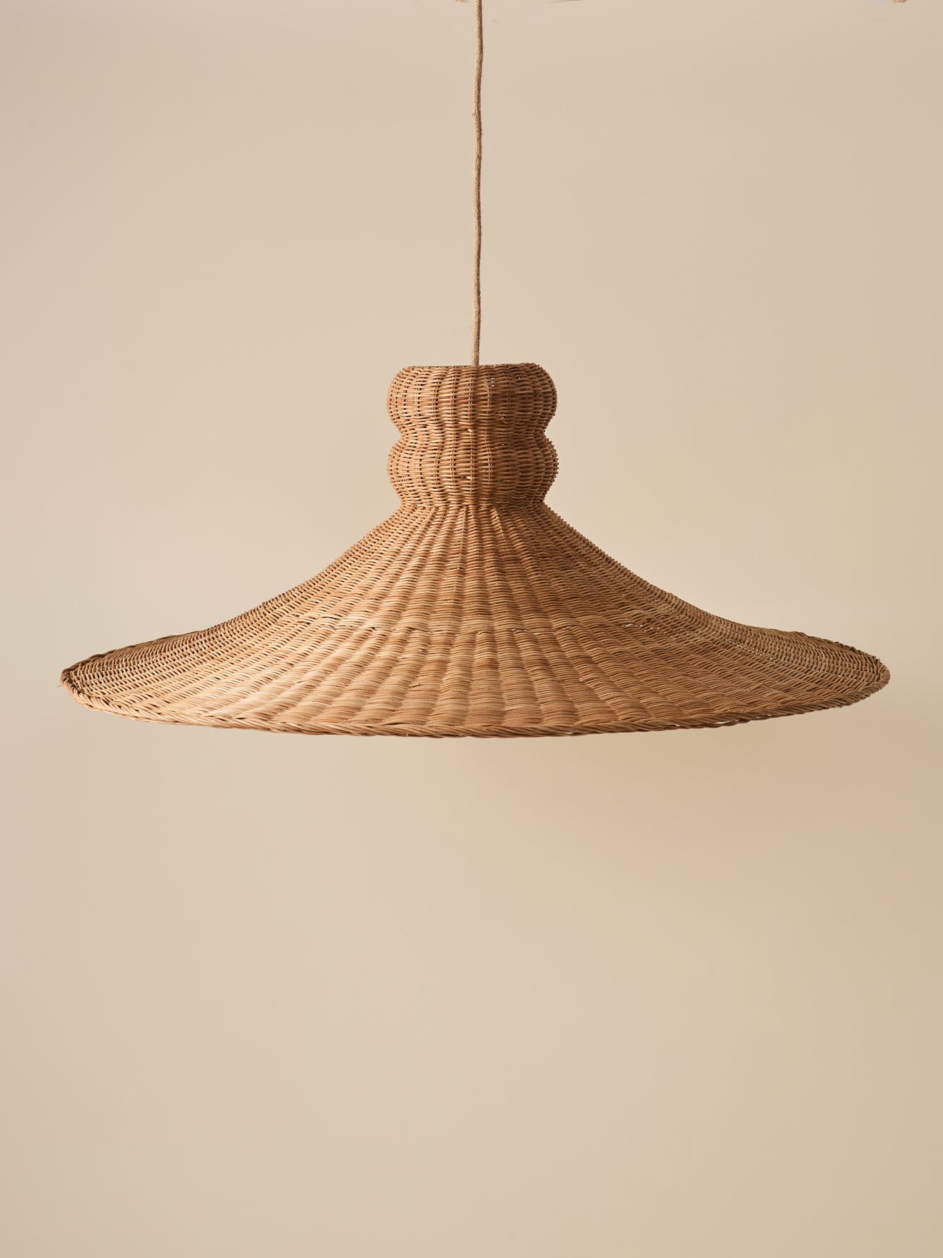 Grosser Lampenschirm aus Rattan