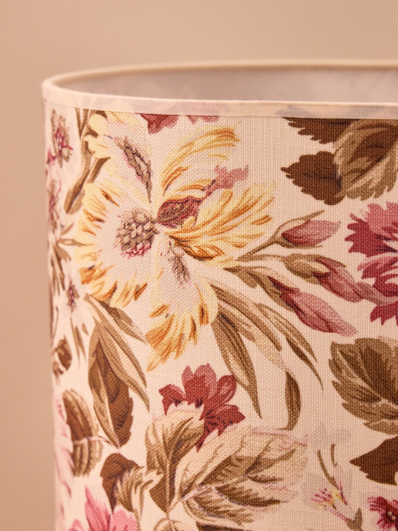 Ovaler Lamenschirm mit Blumenmuster - grosses Modell Victoire