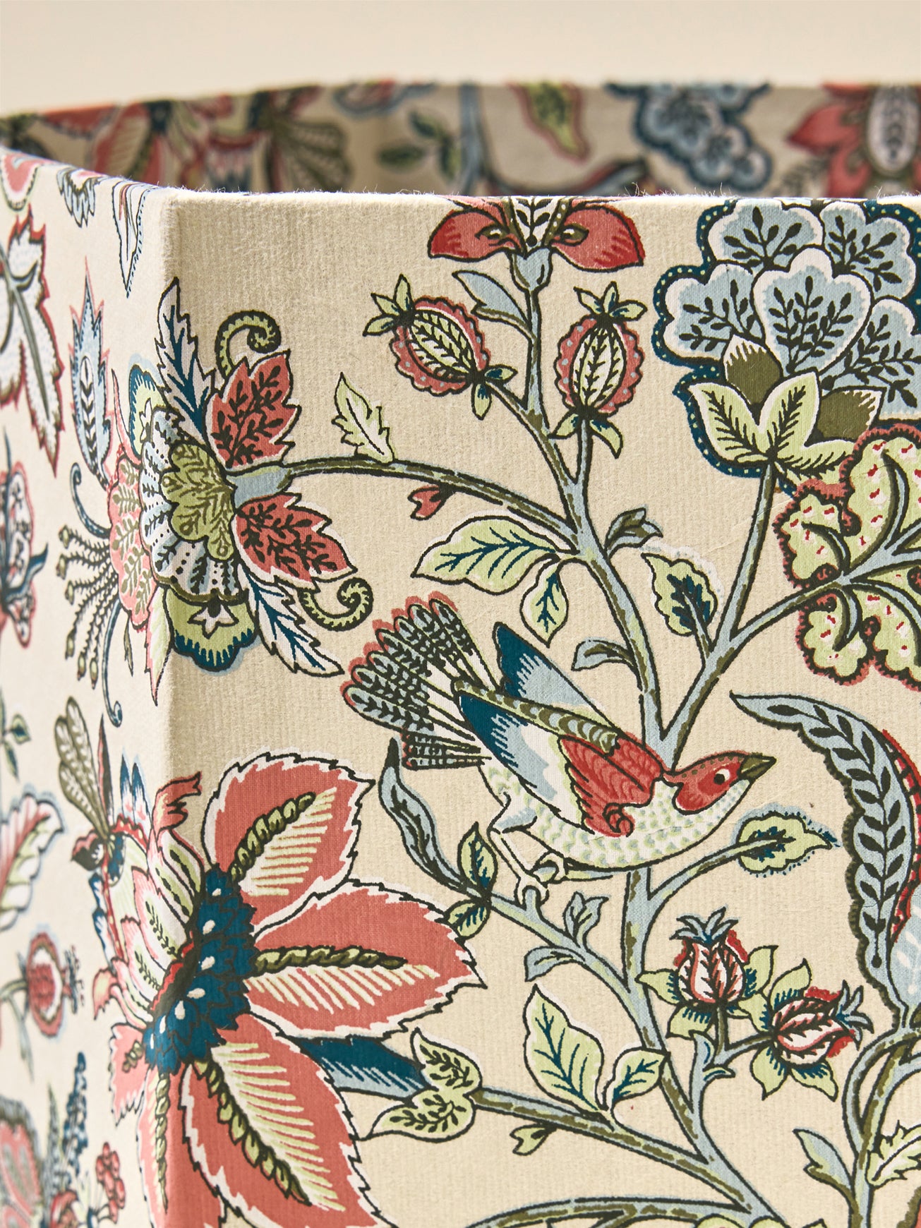 Sechseckiger Papierkorb
