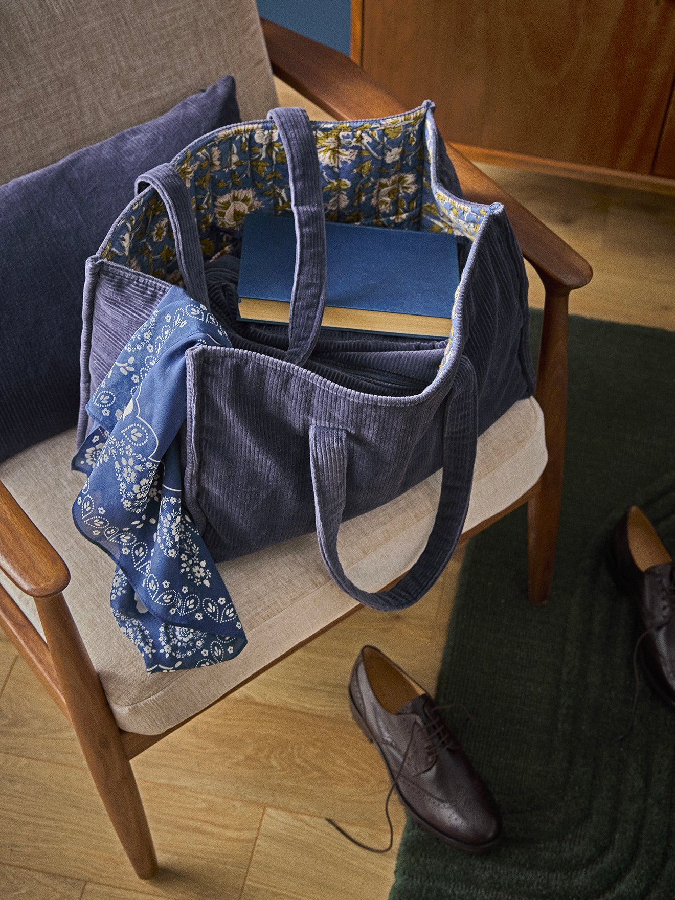 Gepolstertes Taschen-Cabinet aus Cordurastoff