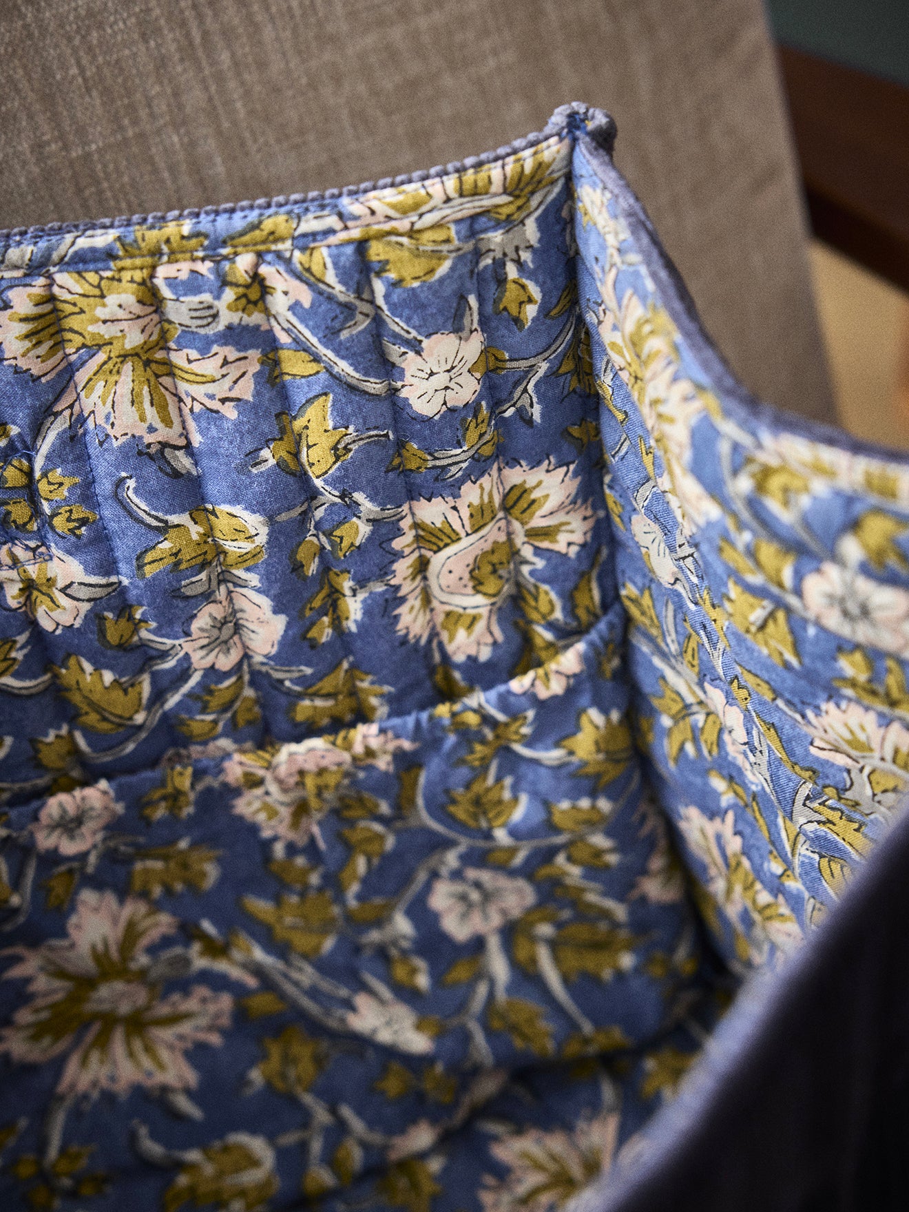 Gepolstertes Taschen-Cabinet aus Cordurastoff