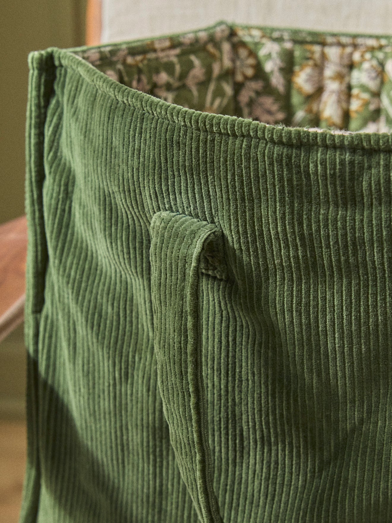 Gepolstertes Taschen-Cabinet aus Cordurastoff