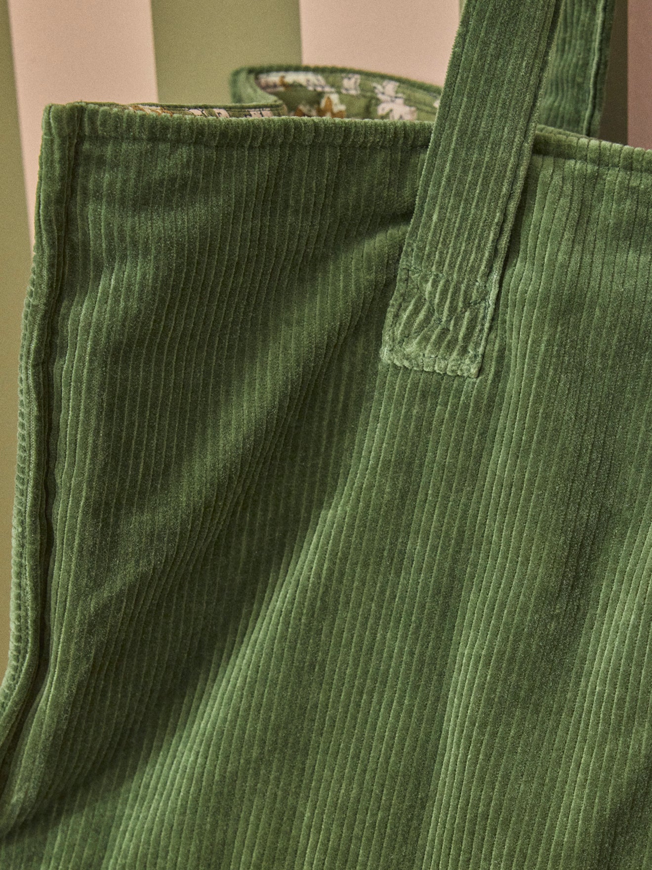 Gepolstertes Taschen-Cabinet aus Cordurastoff