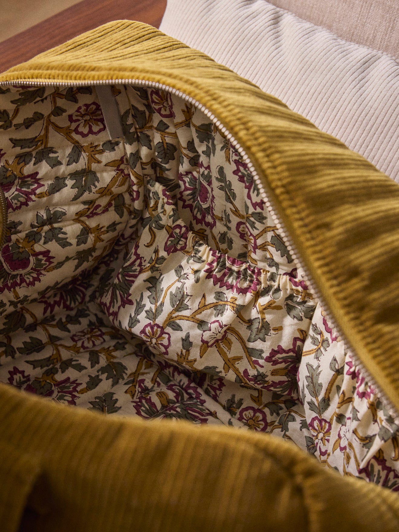 Sac Wochenende gesteppt aus Corduroy