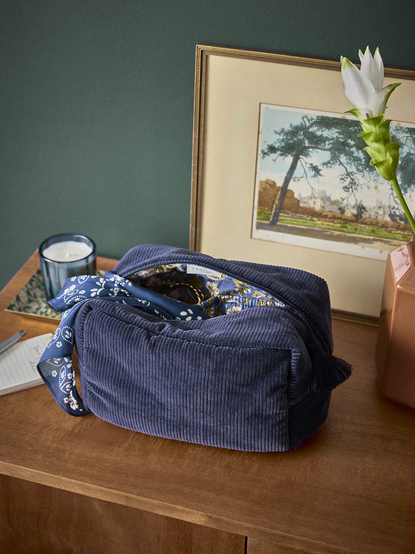 Trousse de toilette en velours côtelé