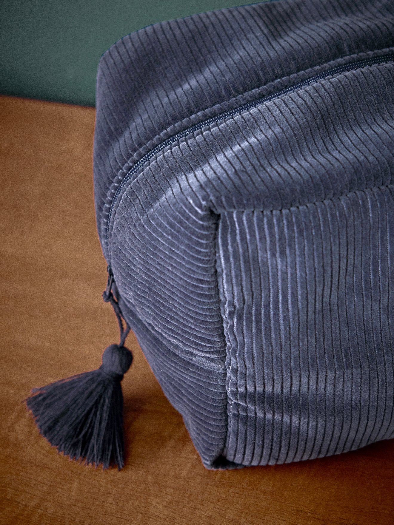 Trousse de toilette en velours côtelé