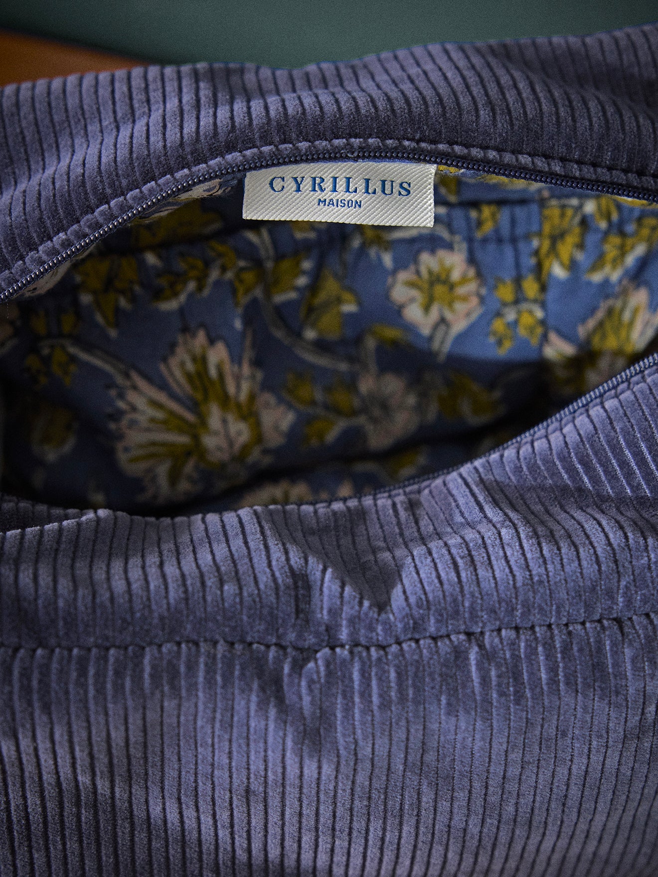 Trousse de toilette en velours côtelé