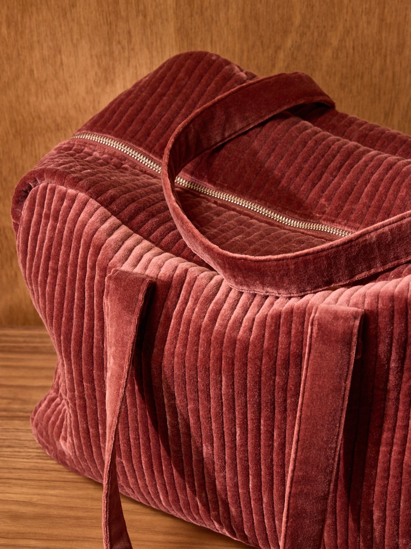 Wochenendtasche aus Velours