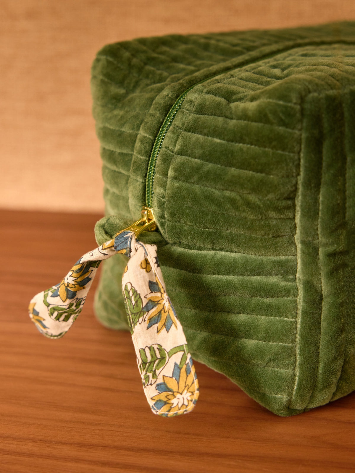 Trousse de toilette en velours