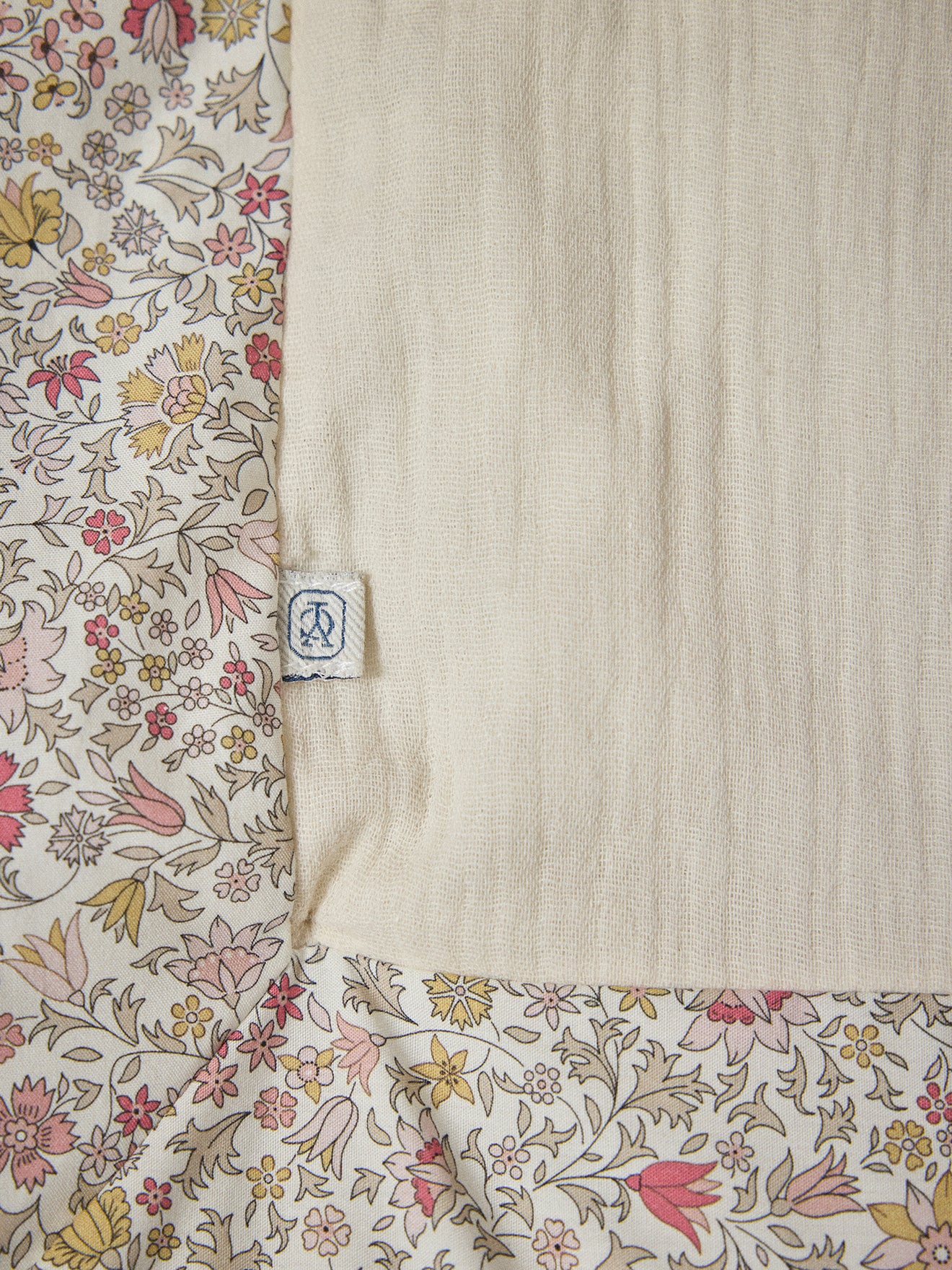 Aktivitätsdecke aus Liberty®-Stoff und Baumwollgaze