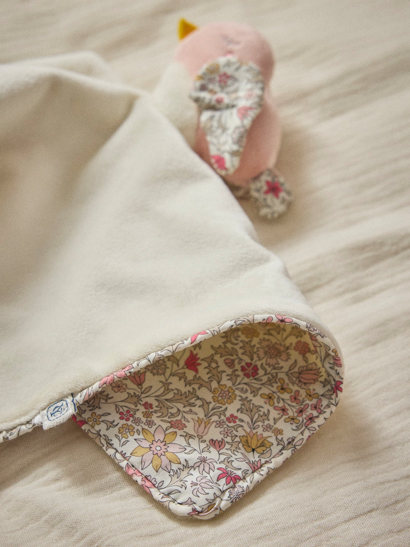 Schmusetuch mit Vogel aus Liberty®-Stoff