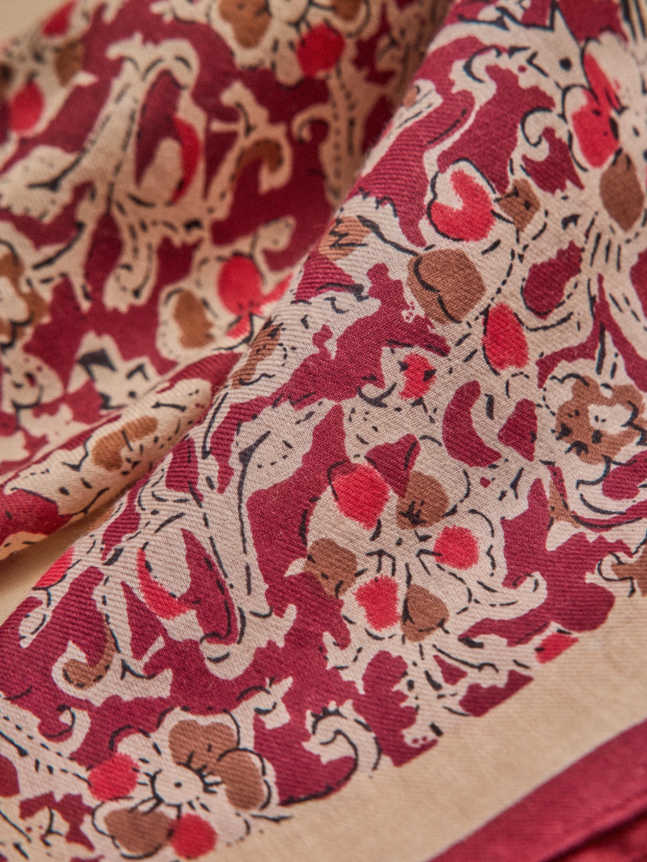 Damen-Tuch mit abstraktem Print