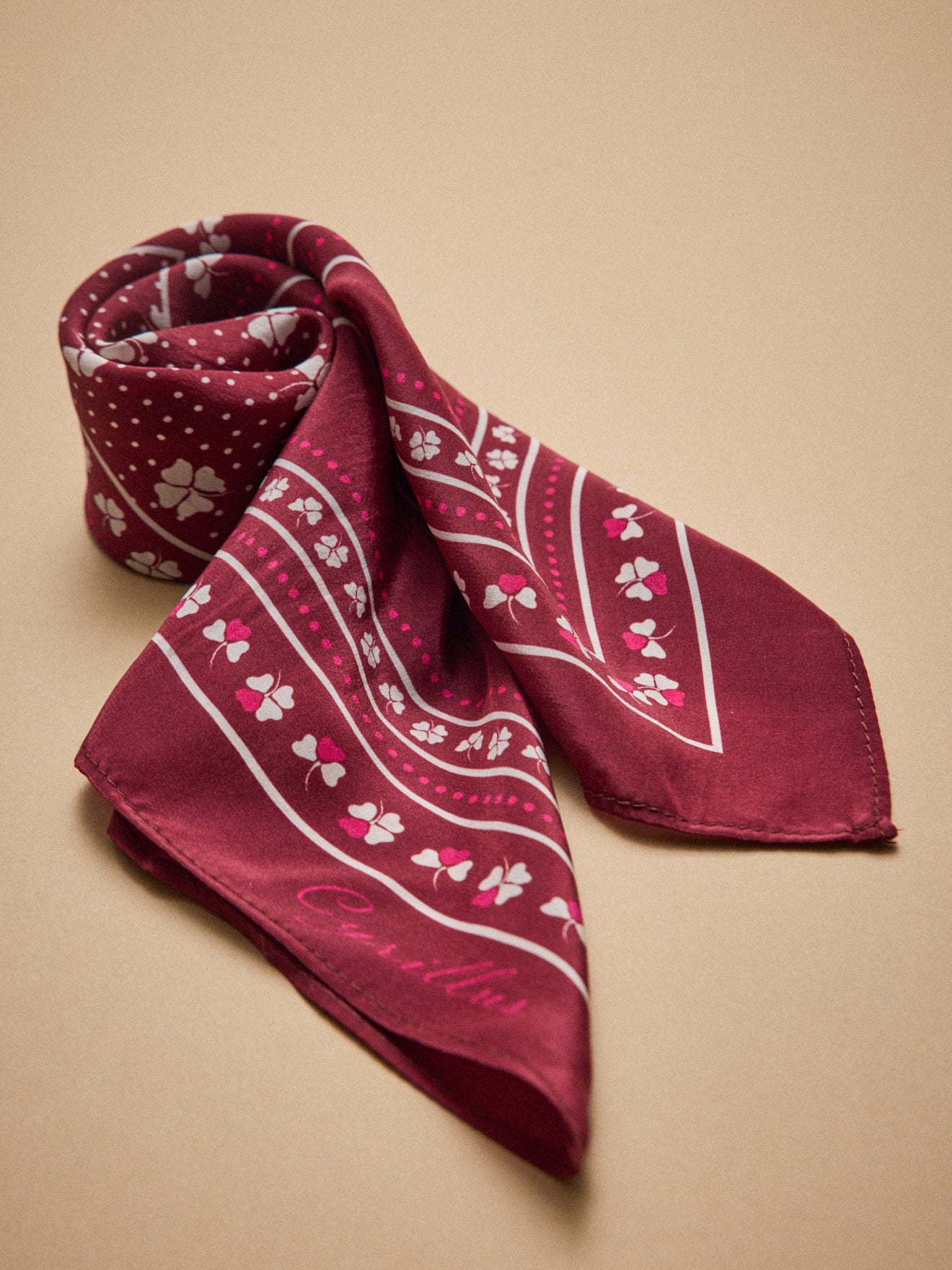 Damen-Carré-Bandana mit Blumenmuster aus Seide