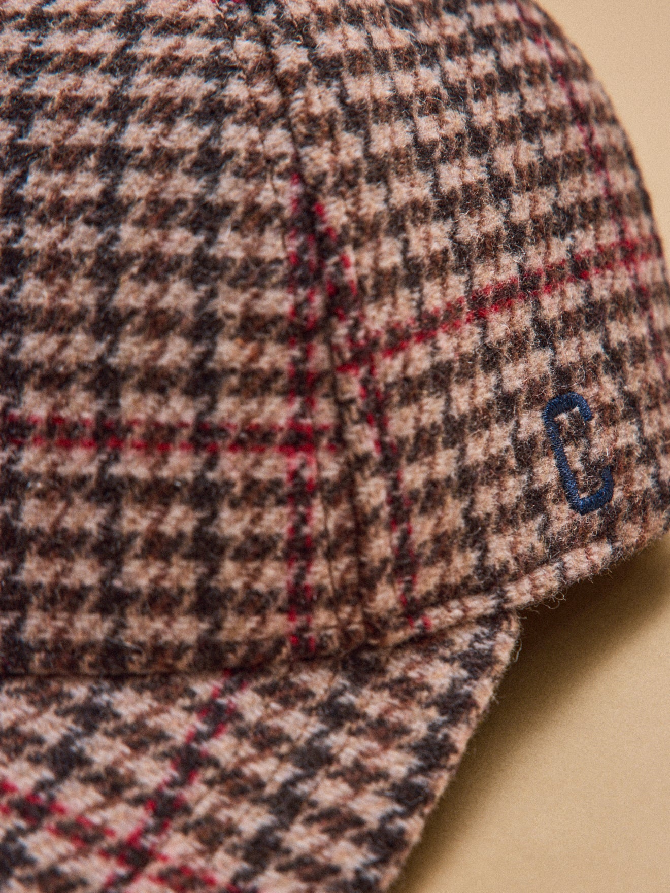 Damen-Cap aus Wollstoff mit Hahnentritt-Muster