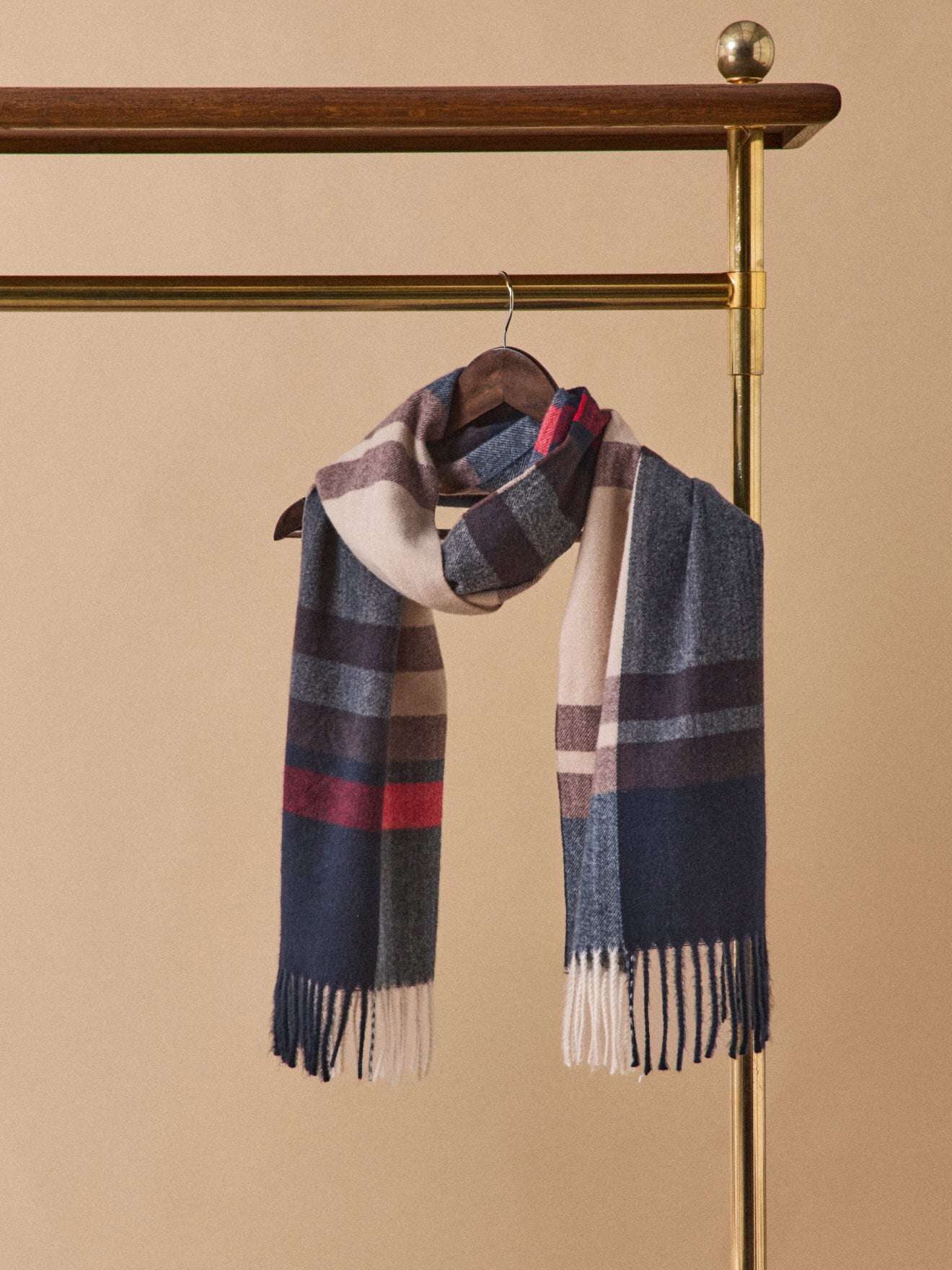 Herren-Schal mit Fransen und Karomuster