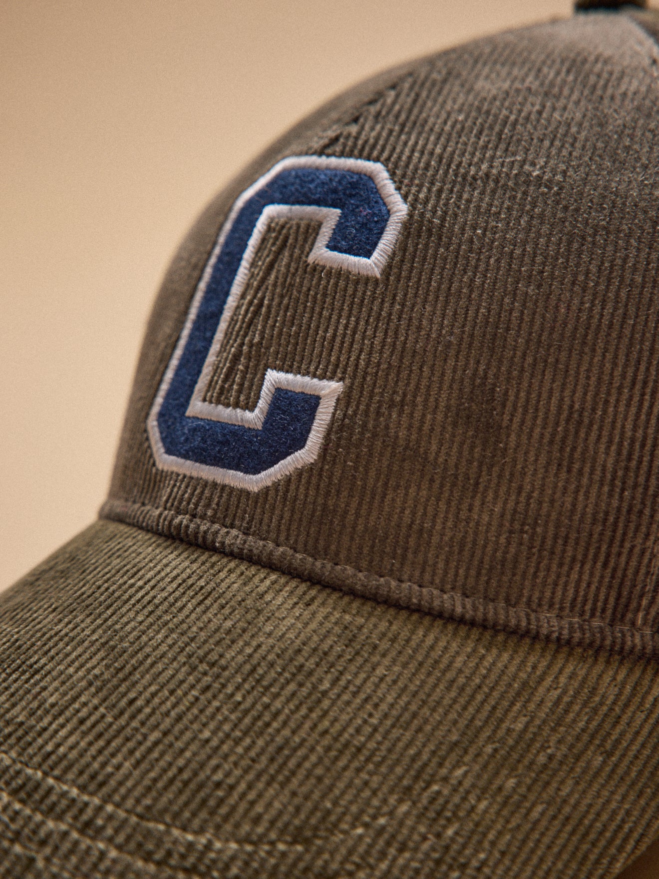 Schirmmütze aus Velours für Erwachsene und Kinder