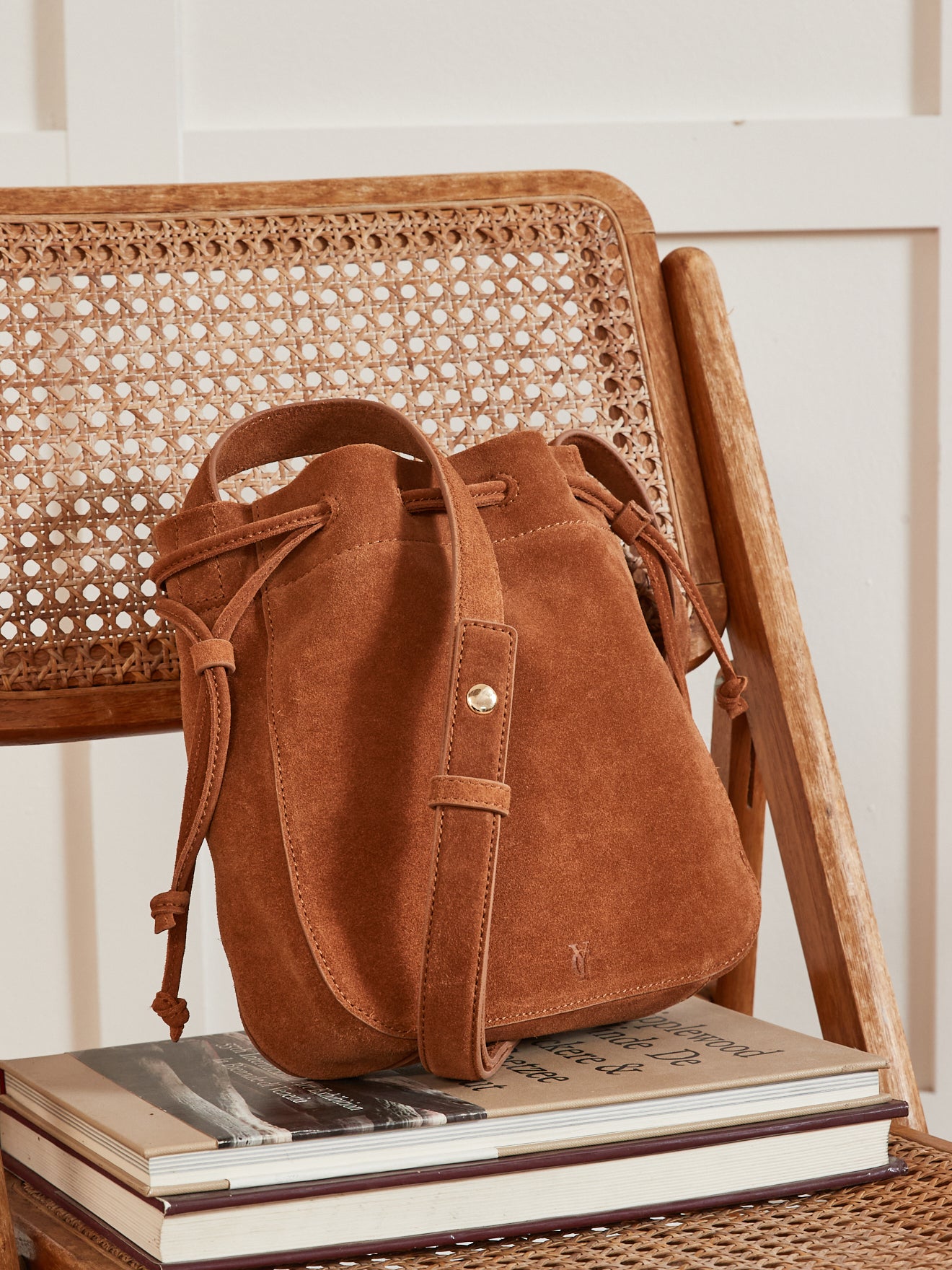 Damen-Umhängetasche aus Wildleder - Lederwaren-Kollektion von Cyrillus