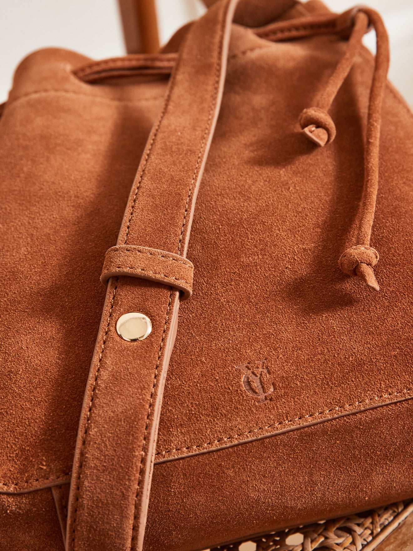 Damen-Umhängetasche aus Wildleder - Lederwaren-Kollektion von Cyrillus