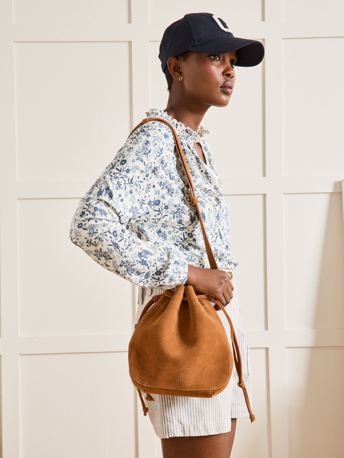 Damen-Umhängetasche aus Wildleder - Lederwaren-Kollektion von Cyrillus