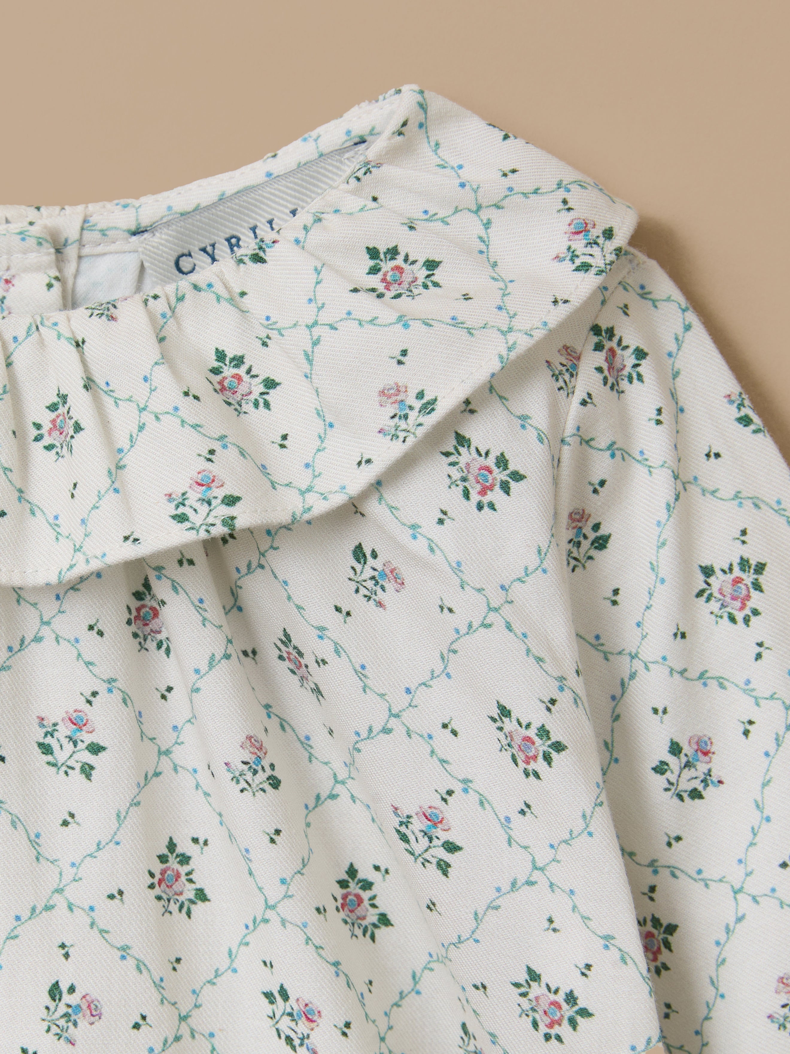 Gedruckte Bluse mit Rüschenkragen, Baby