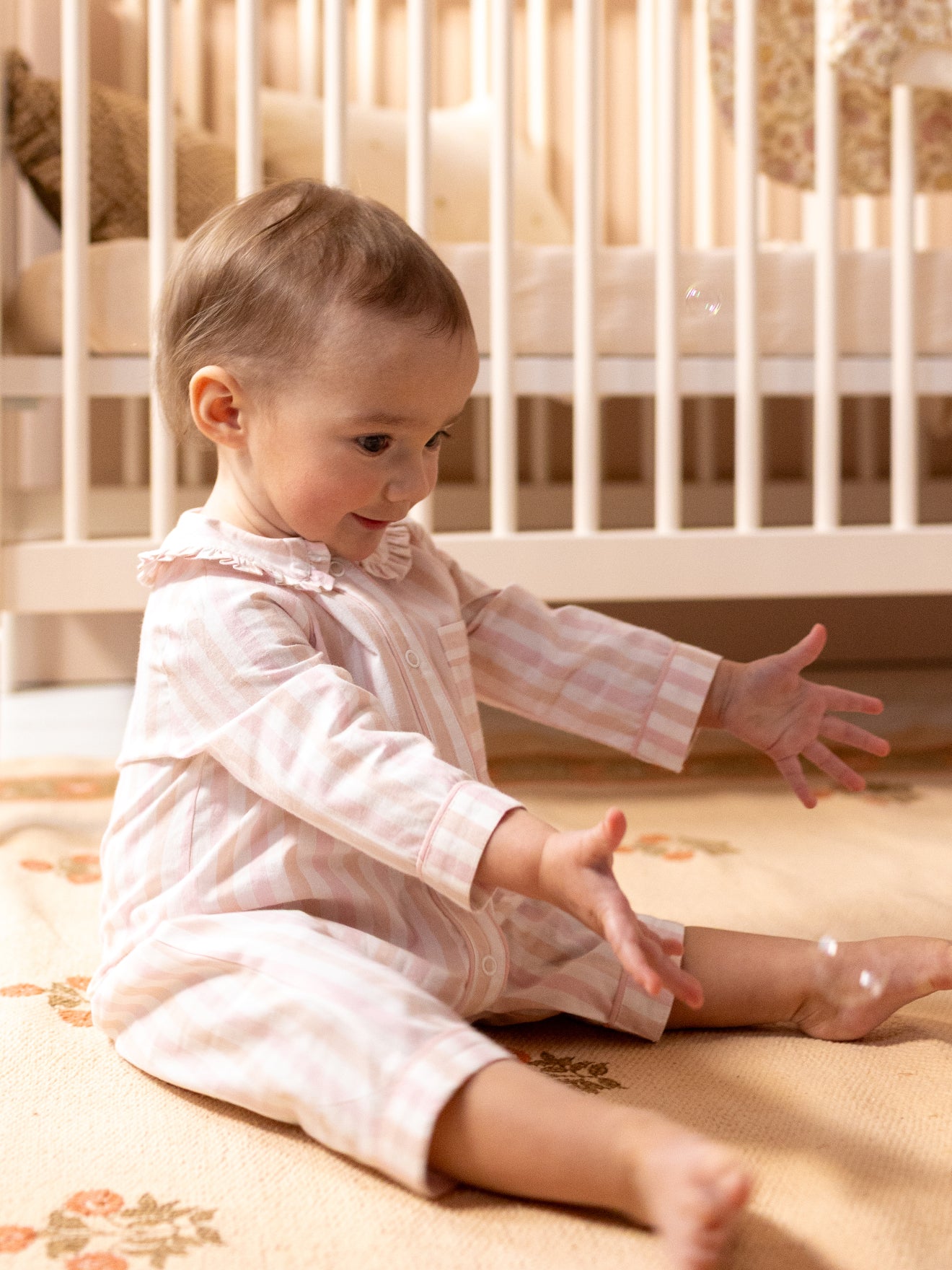 Baby-Schlafanzug mit Druckmuster