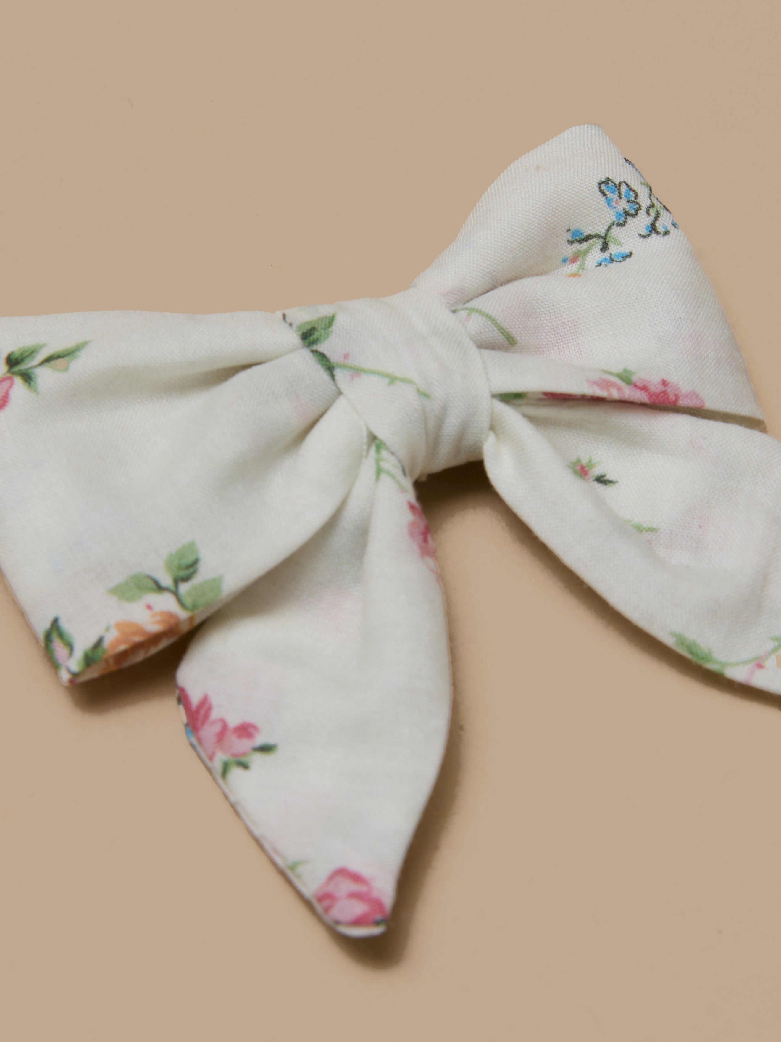 Haarspange - Schleife aus Liberty-Stoff.