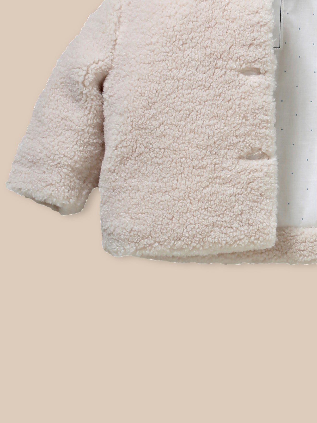 Baby-Jacke im Burnous-Stil aus Sherpa