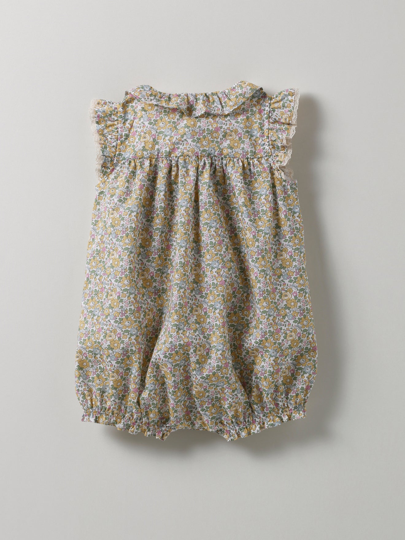 Baby-Overall aus Liberty®-Stoff