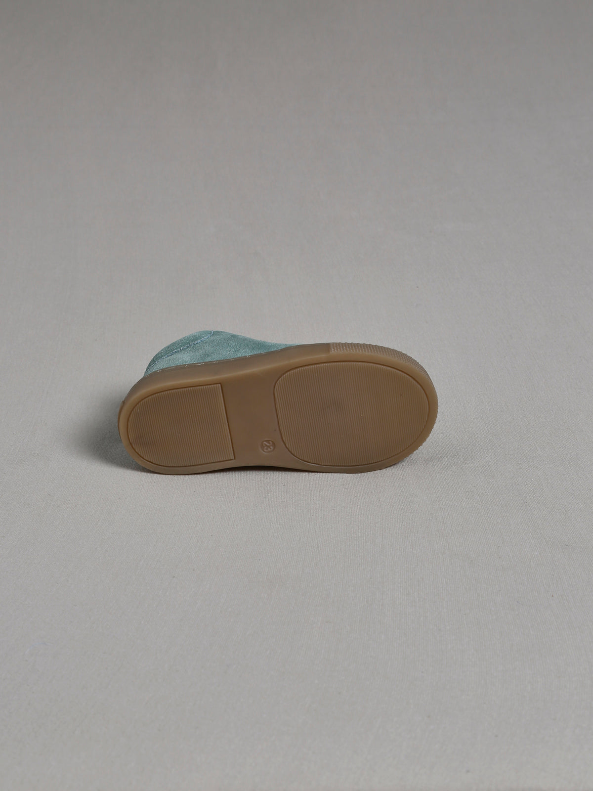 Baby-Sneakers aus Veloursleder mit Schnürsenkeln