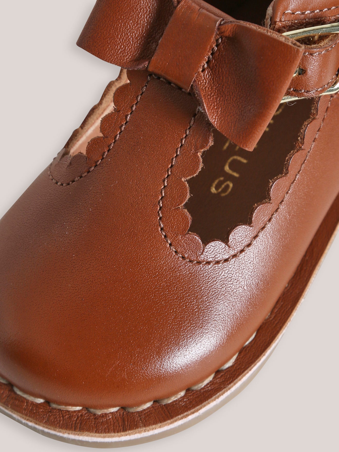 Salomés avec noeud Bébé en cuir