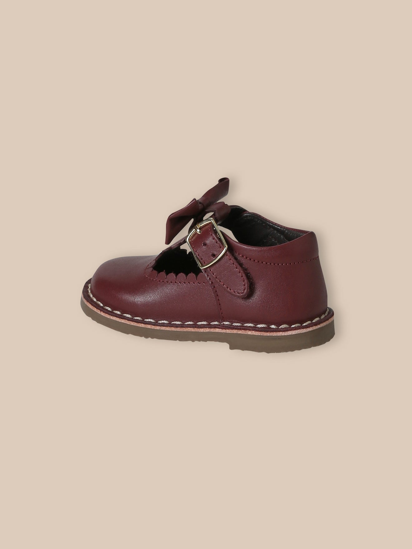 Salomes mit Schleife, Baby