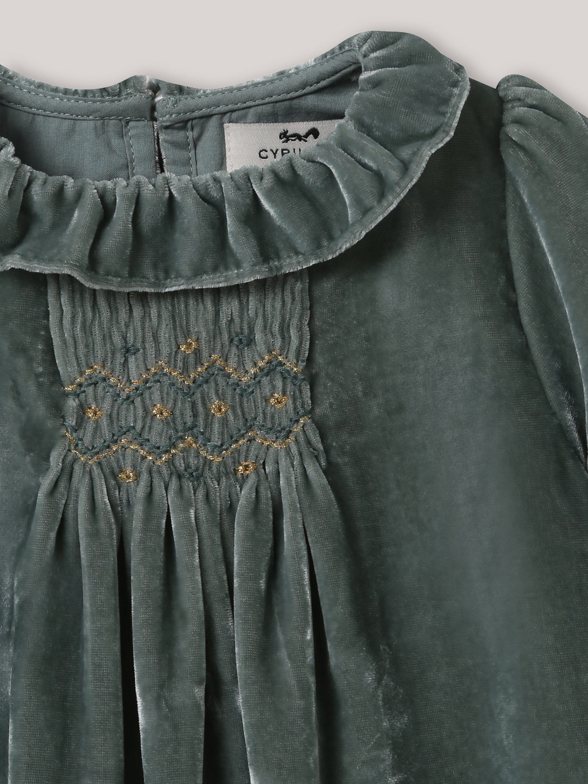 Babykleid aus Pannesamt