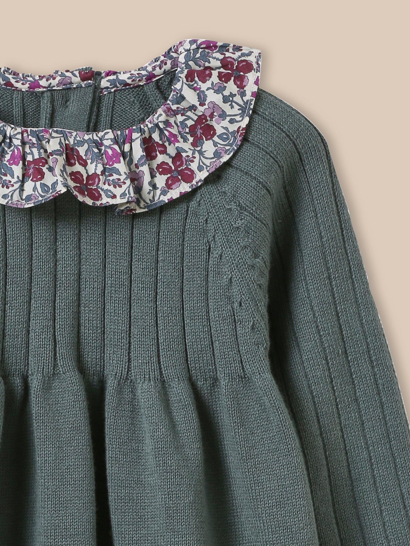 Baby-Strickkleid mit Kragen aus Liberty®-Stoff