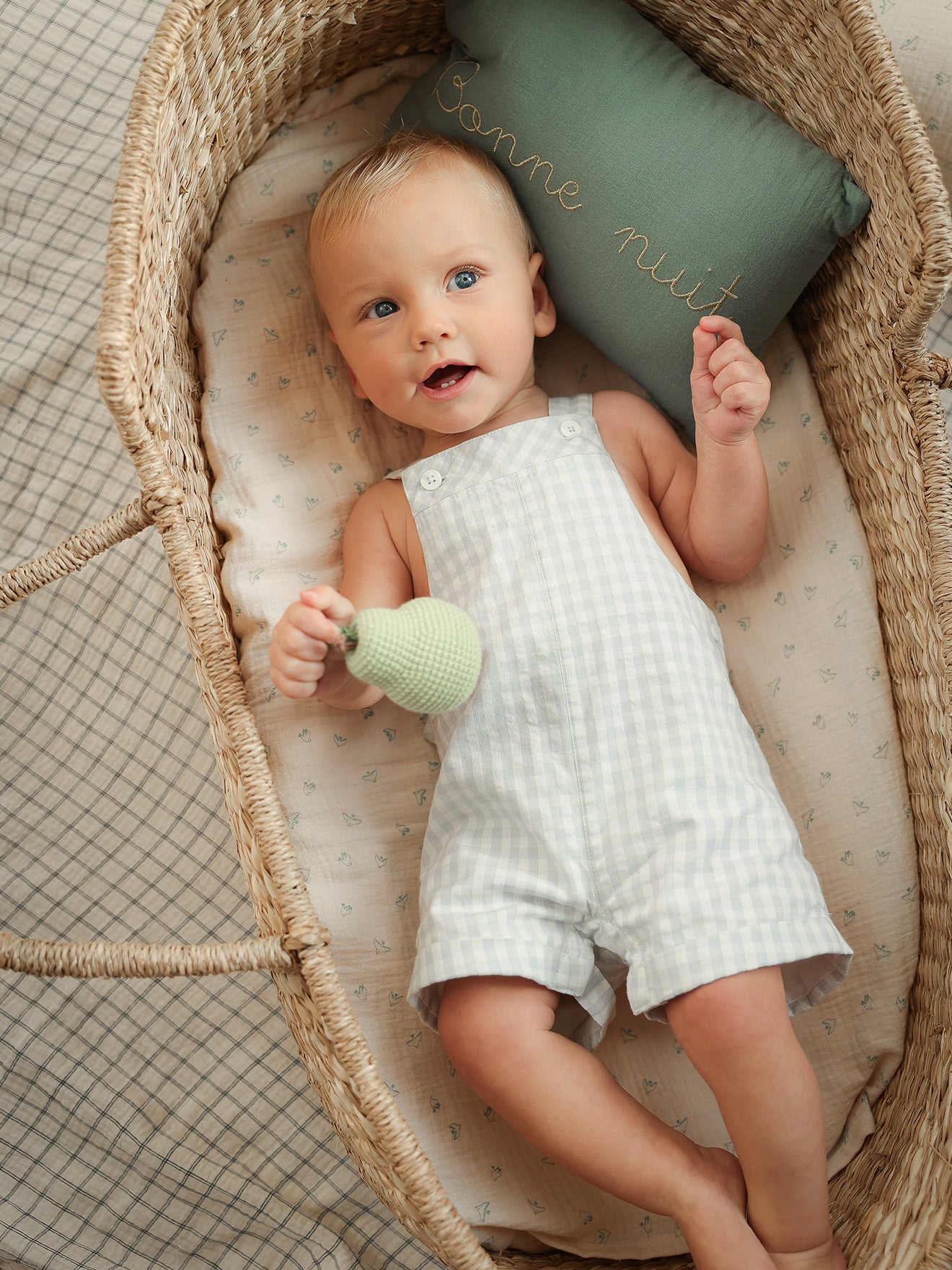 Baby-Latzshorts mit Vichy-Karos