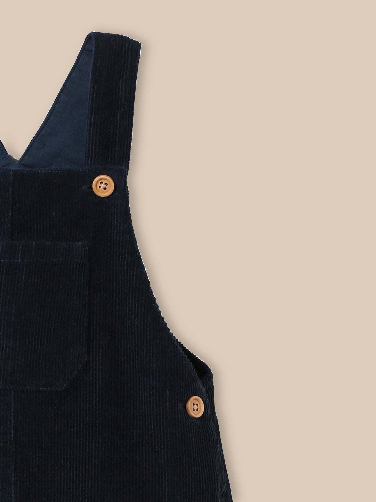 Baby-Latzhose aus Cordsamt