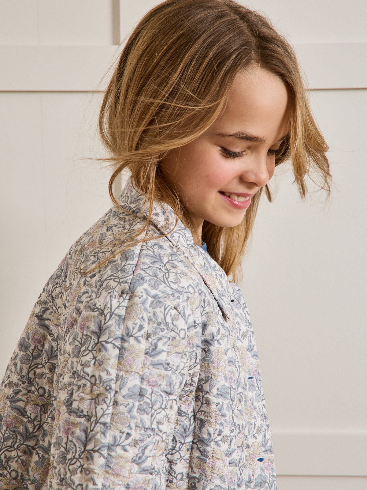 Mädchen-Steppjacke – Druckmuster « Flora »