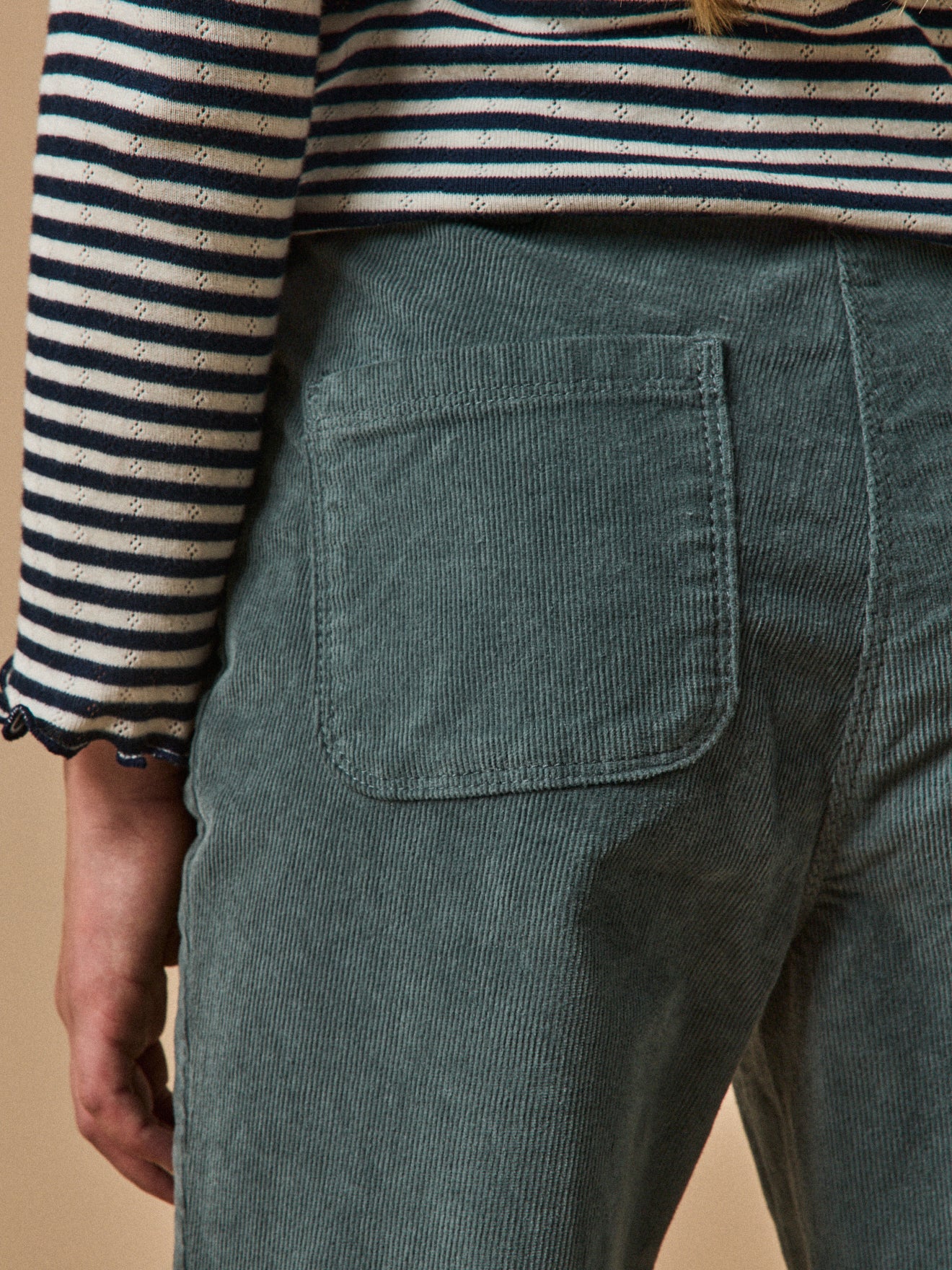 Mädchen-Schlaghose aus Velours