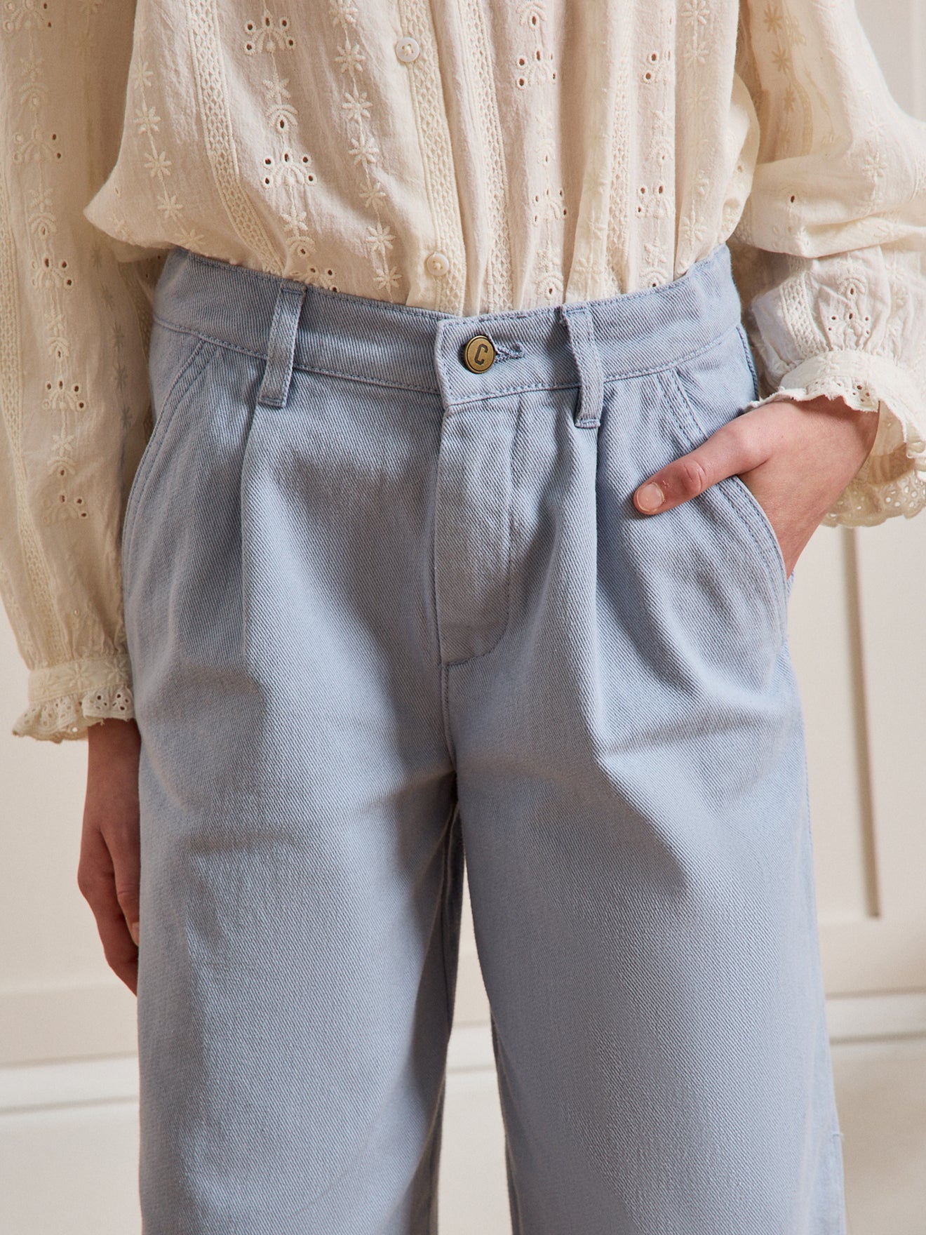 Mädchen-Hose aus gefärbtem Denim, weiter Schnitt – Kollektion « Junior »