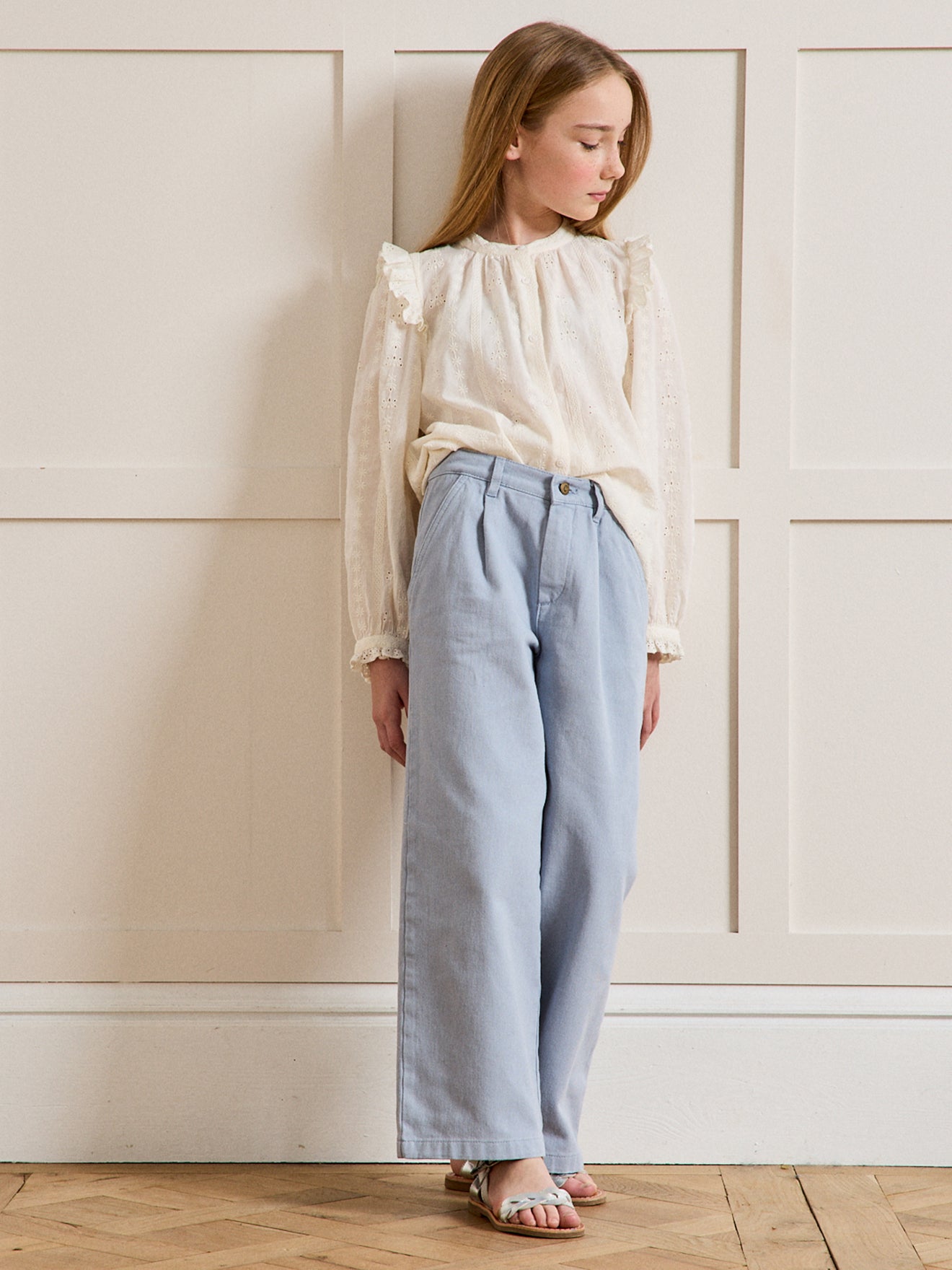 Mädchen-Hose aus gefärbtem Denim, weiter Schnitt – Kollektion « Junior »