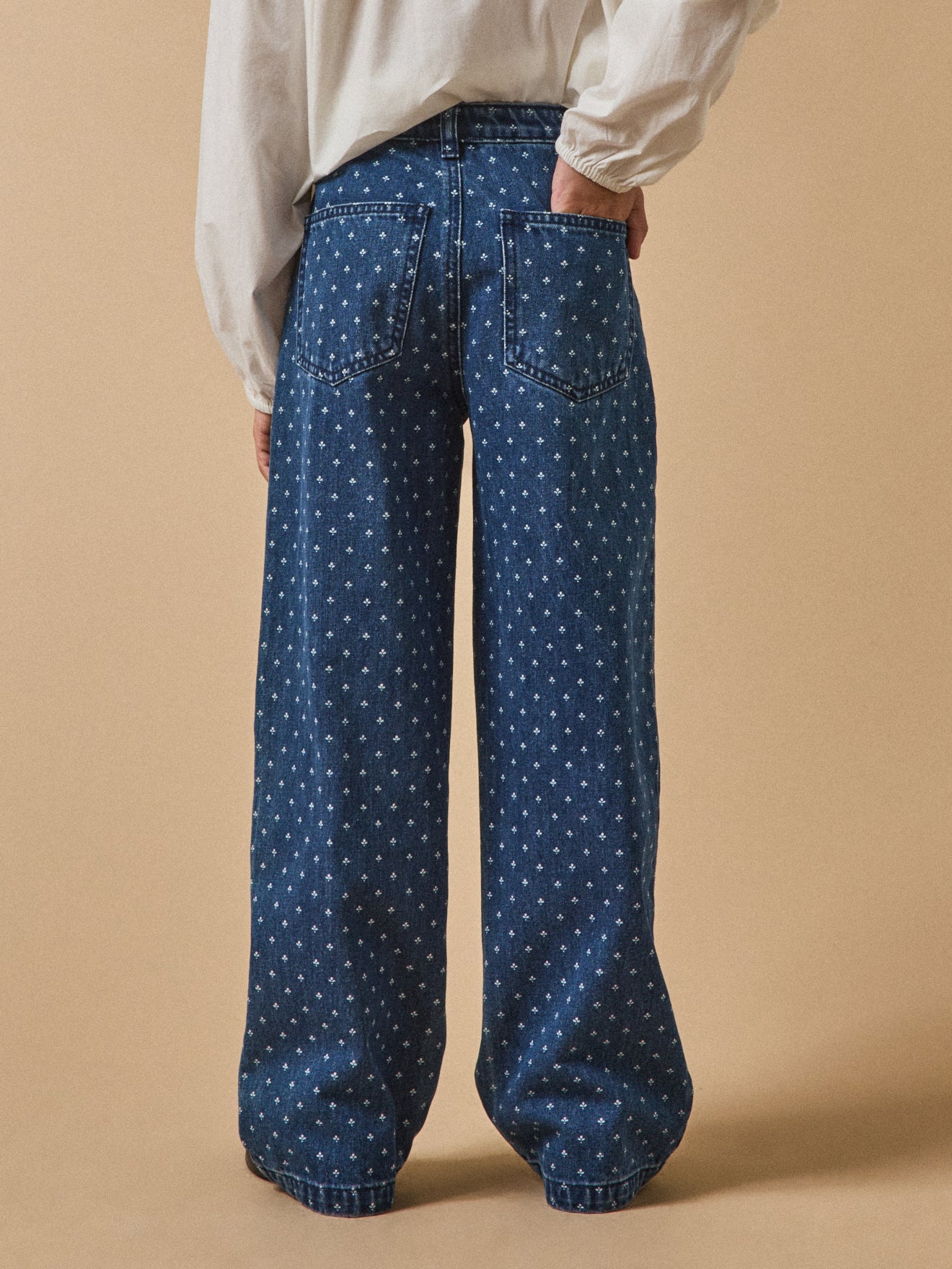 Mächenhose, gerade geschnittene Jeans in modischem Stil