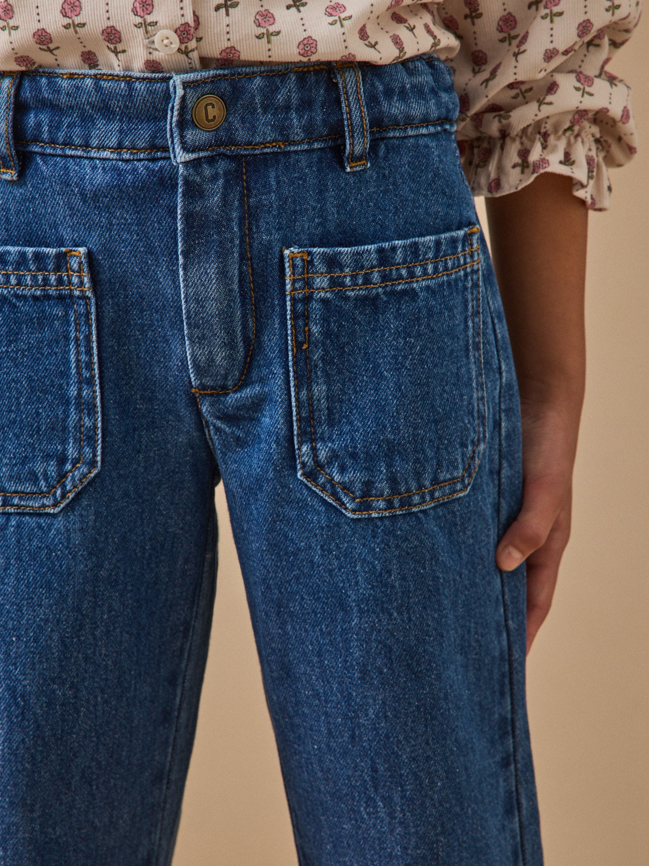 Mädchenhose, gerade geschnitten, aus Denim