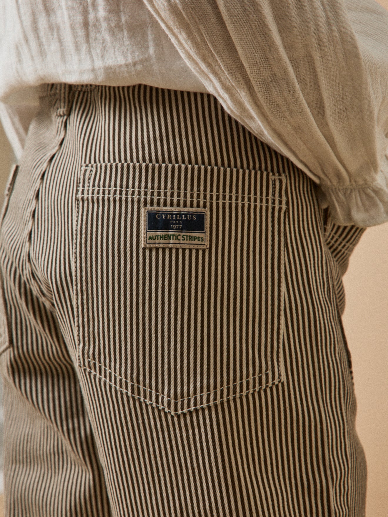 Mädchenhose, gerade geschnitten, gestreift