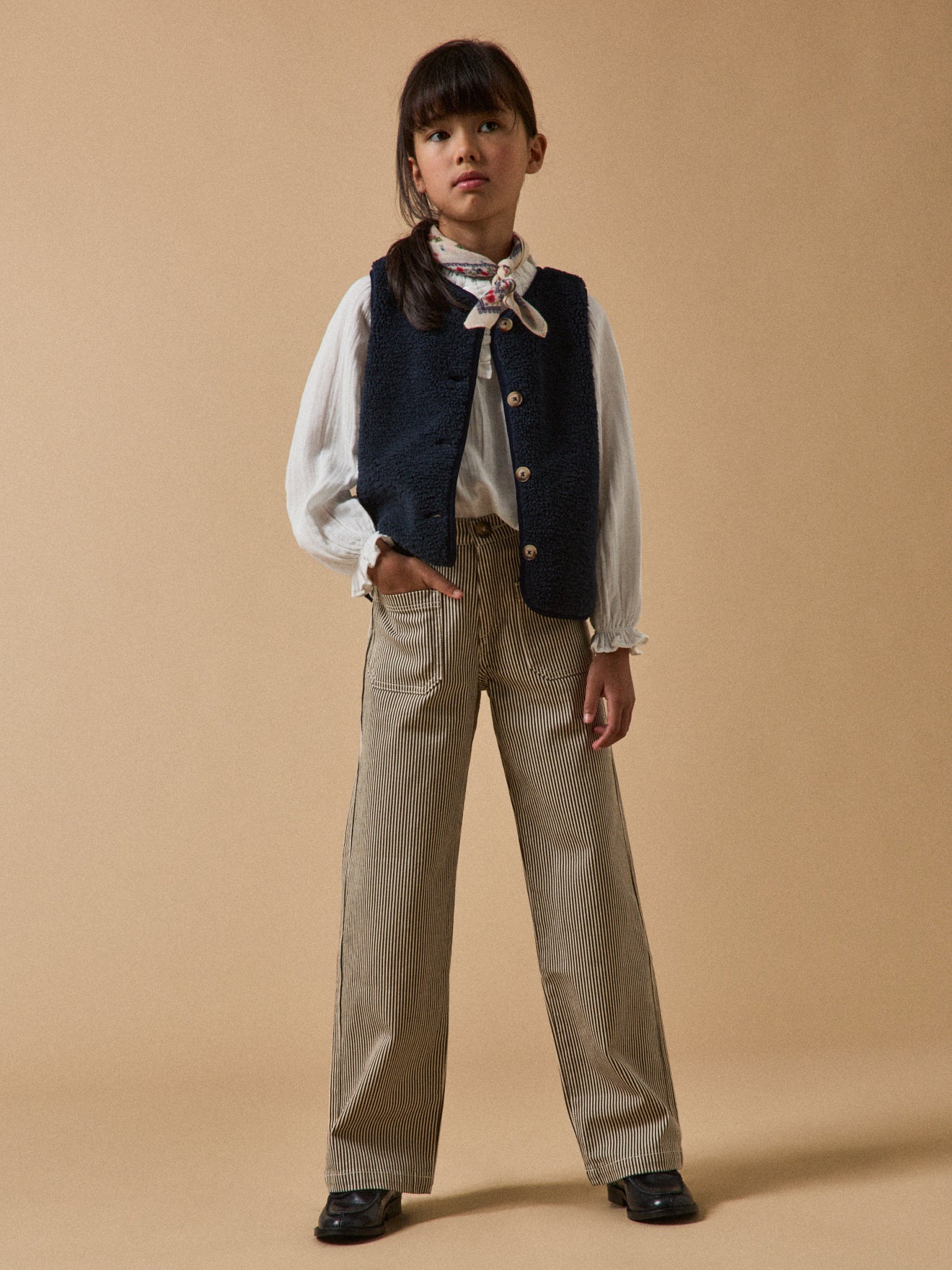 Mädchenhose, gerade geschnitten, gestreift