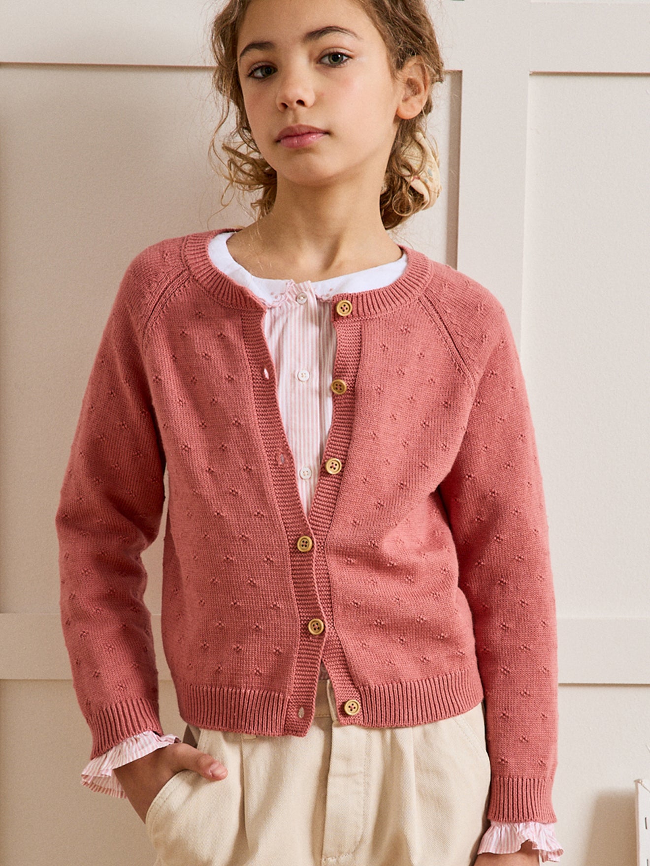 Mädchen-Cardigan mit Musterstrick