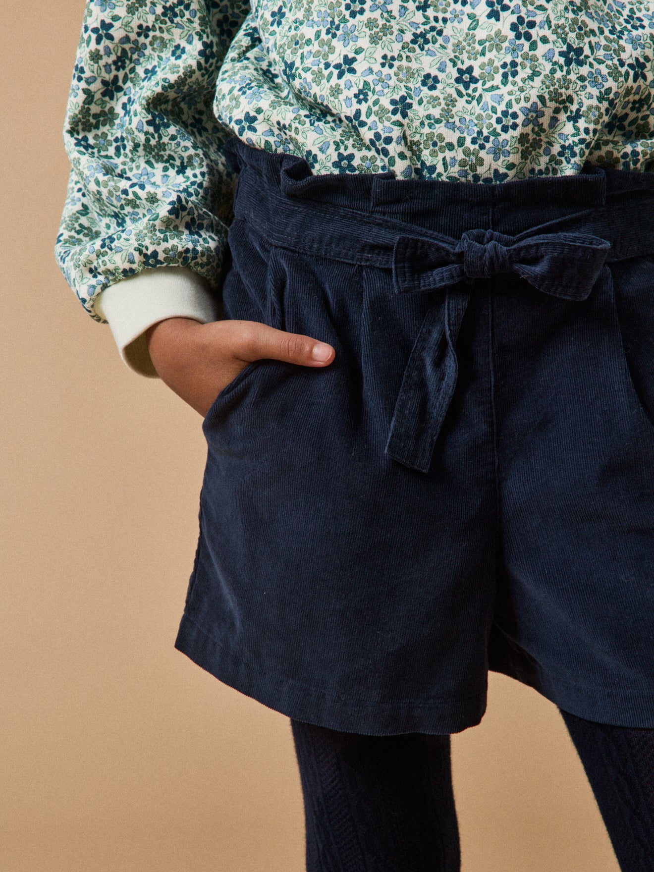 Mädchen Paperbag-Shorts aus Velours