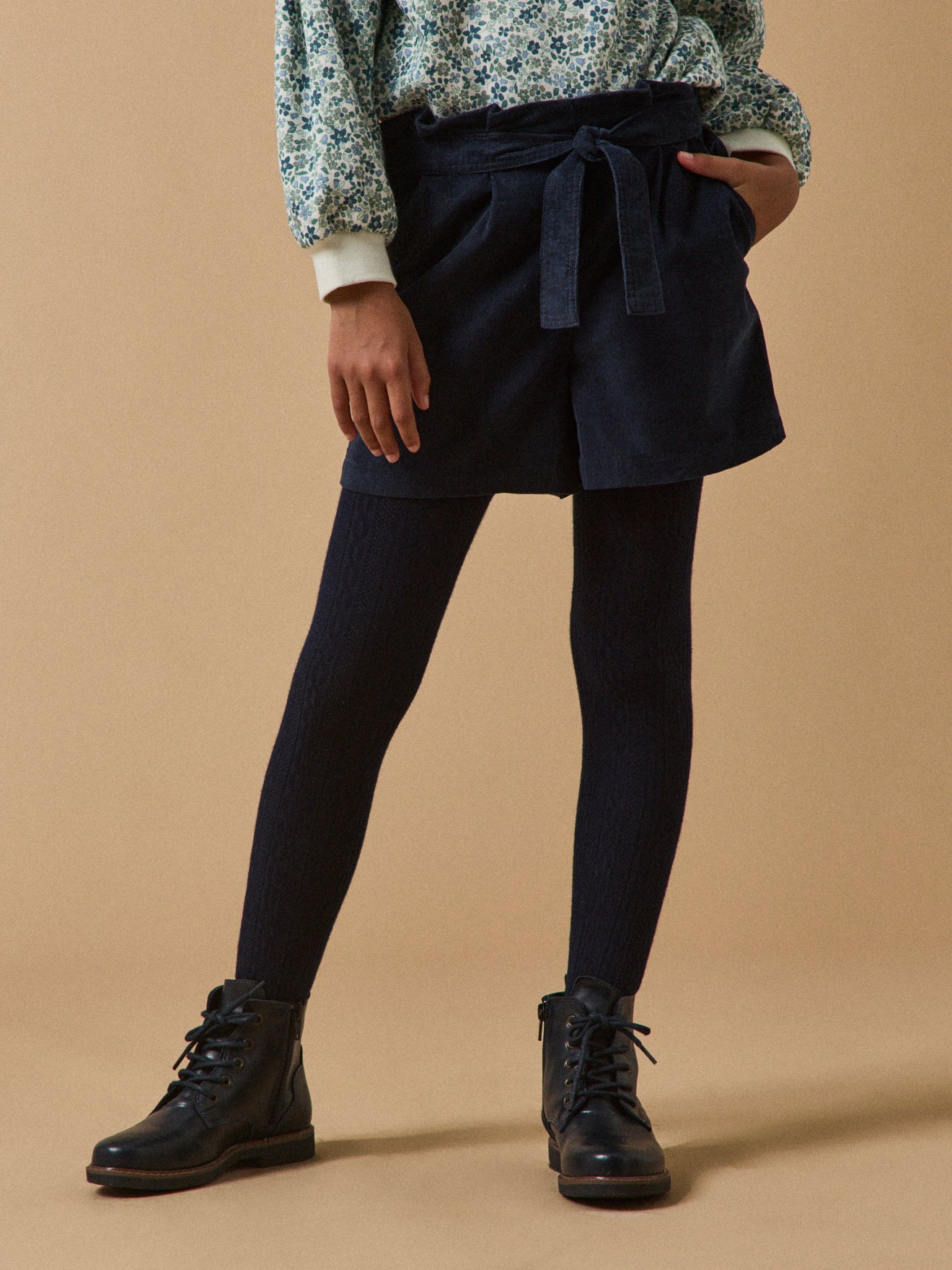 Mädchen Paperbag-Shorts aus Velours